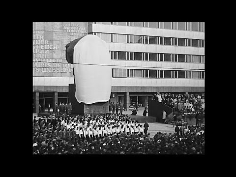 Die Enthüllung des Karl-Marx-Monuments [1971]