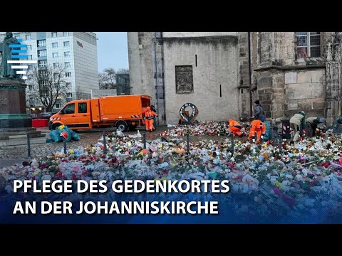 Pflege des Gedenkortes: Aufräumen an der Johanniskirche hat begonnen