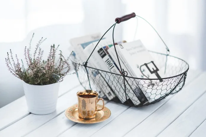 https://pixabay.com/photos/cup-coffee-basket-books-read-791072/